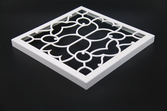 Белая коррозионностойкая и антистатическая наружная стена из алюминиевой фанеры с использованием металлических панелей