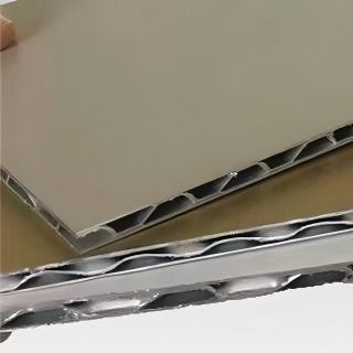 Легко очищаемая 3D алюминиевая панель для внешней эстетической привлекательности, улучшающая современные строительные проекты